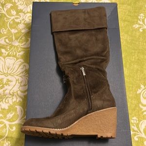 Women's GH Bass & Co Eden Below Knee Boots Shoes Size 8.5M Brown Wedge